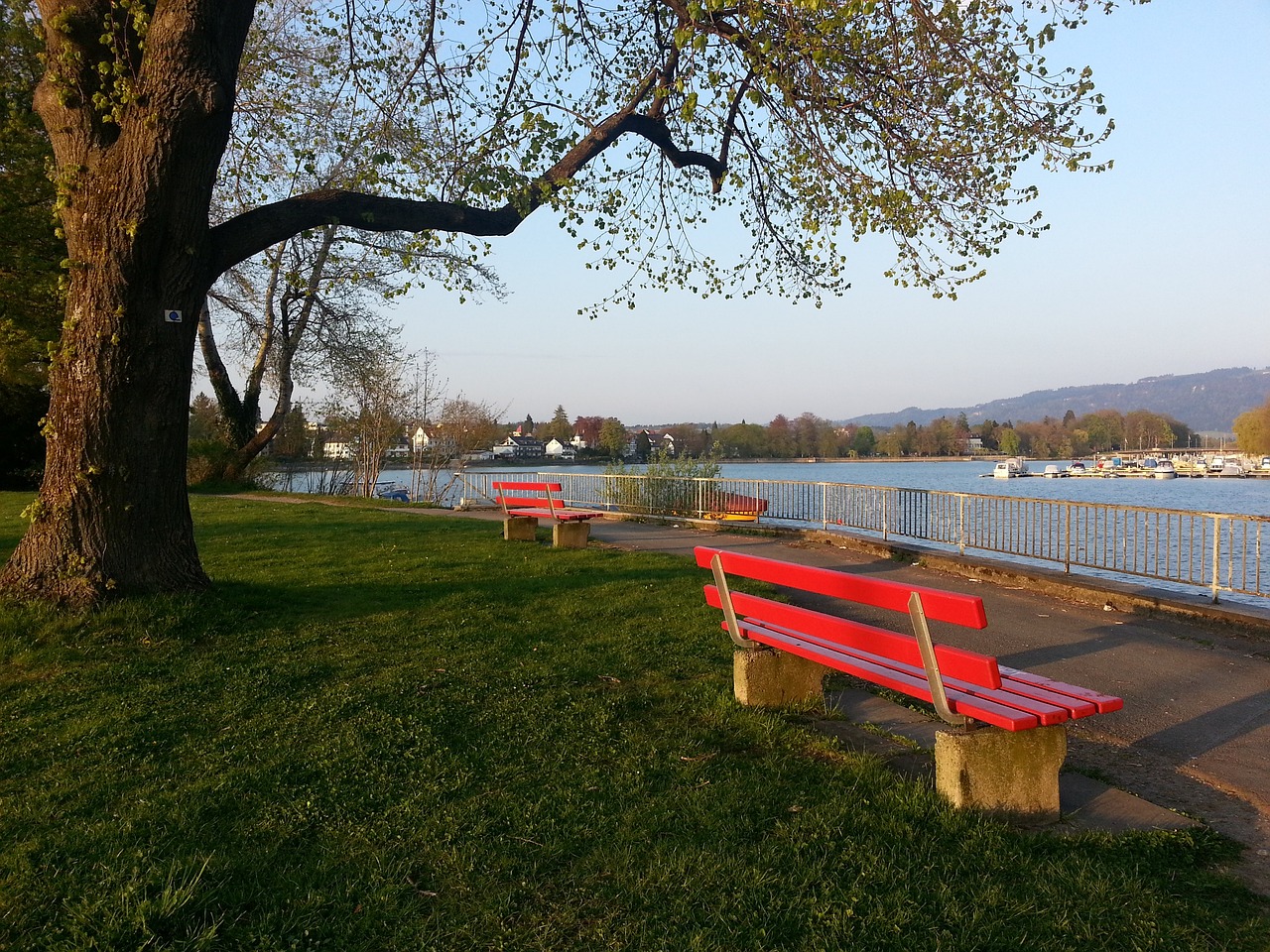 意甲媒体透露：米兰补强后防线时出现新名字：萨索洛的杰伊·伊德泽斯